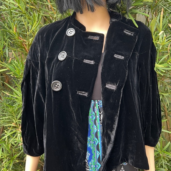 BCBGMAXAZRIA BLACK VELVET JACKET - Picture 8 of 8